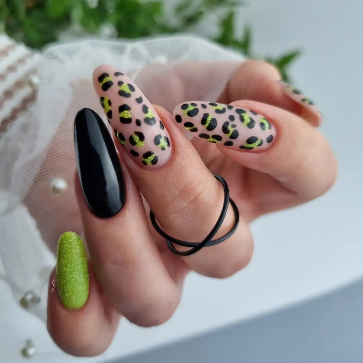 Yoshi Technicolor 020 Gel Polish 6ml