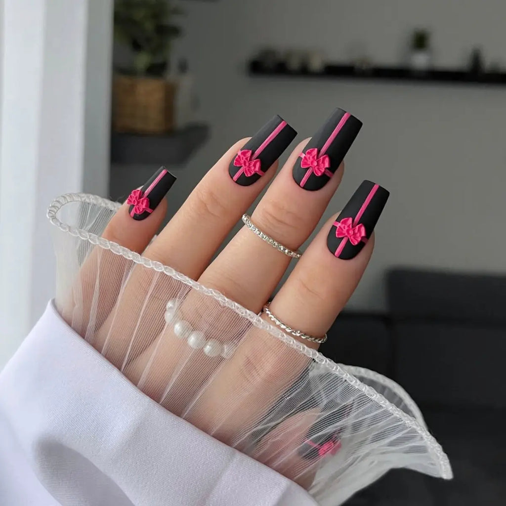 Yoshi Woman In Black 605 Gel Polish 6ml