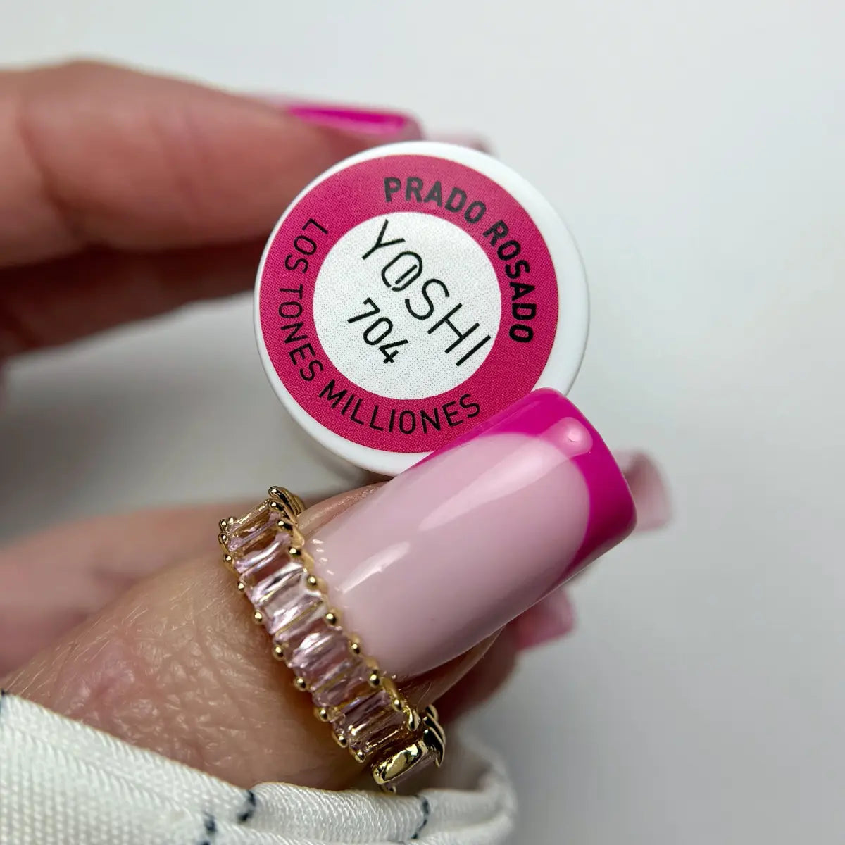Yoshi Prado Rosado 704 Gel Polish 6ml