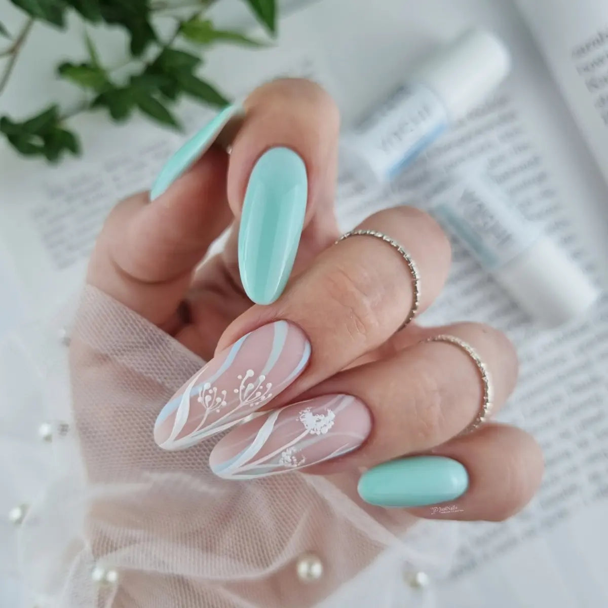 Yoshi Blue Lagoon 824 Gel Polish 6ml