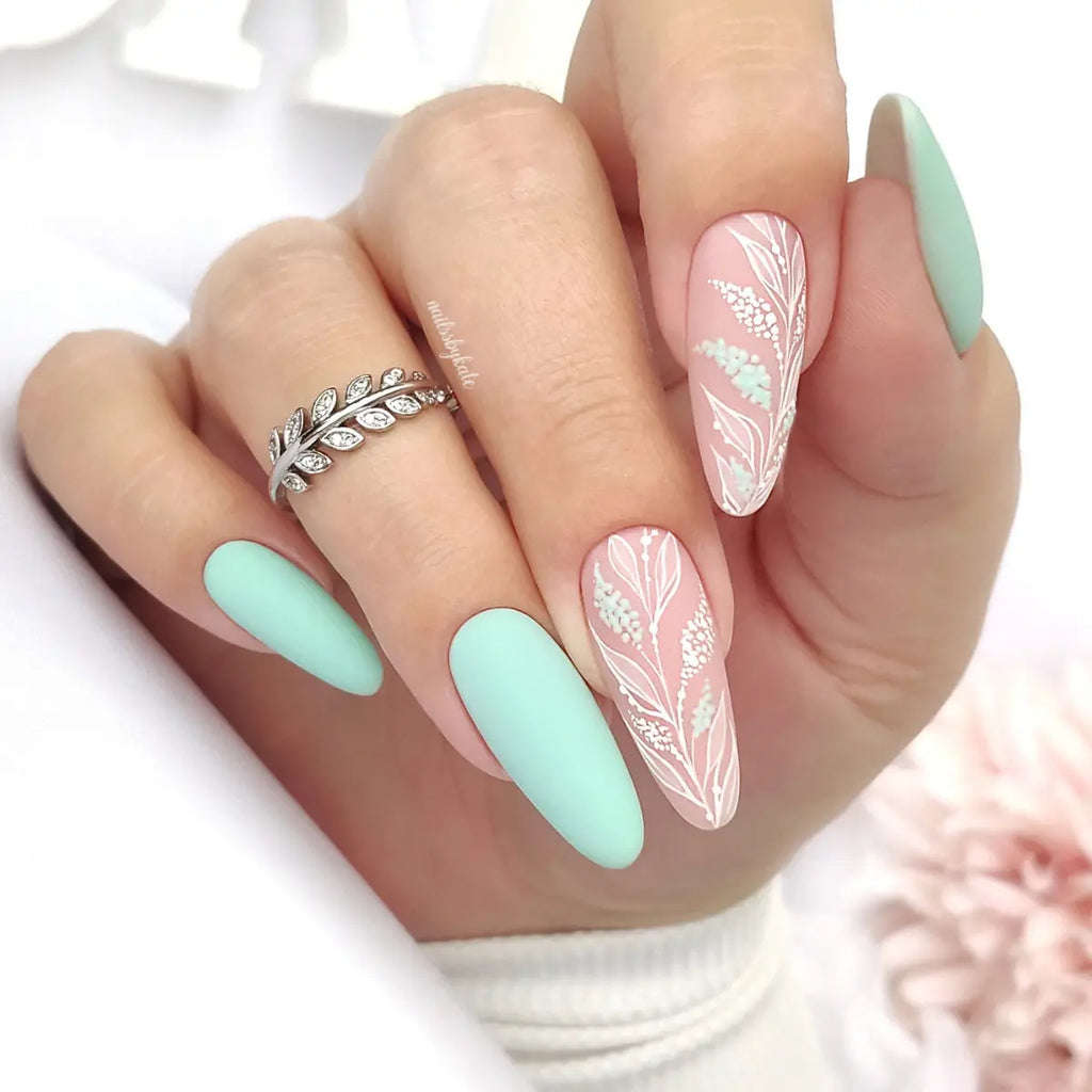 Yoshi Blue Lagoon 824 Gel Polish 6ml