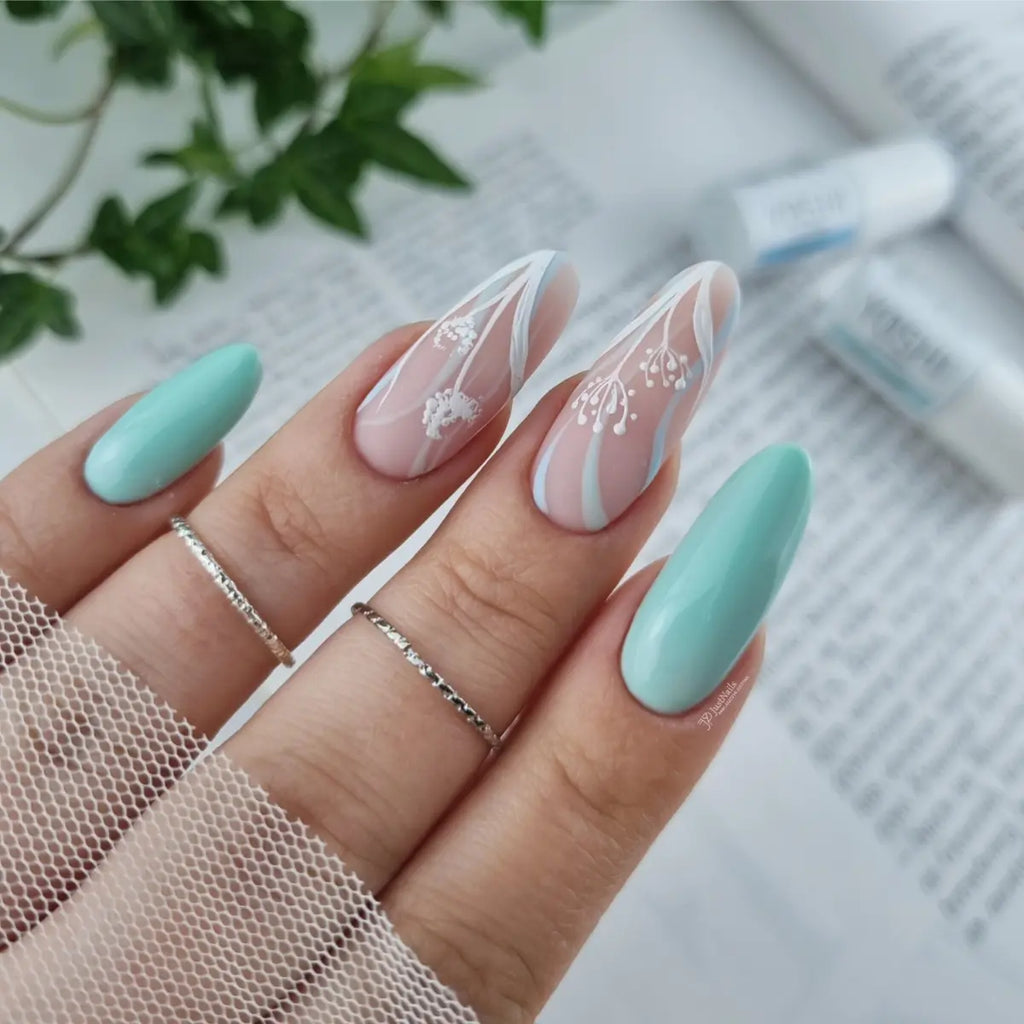 Yoshi Blue Lagoon 824 Gel Polish 6ml