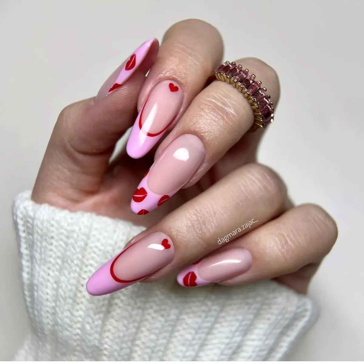 Yoshi Sweet Blush 825 Gel Polish 6ml