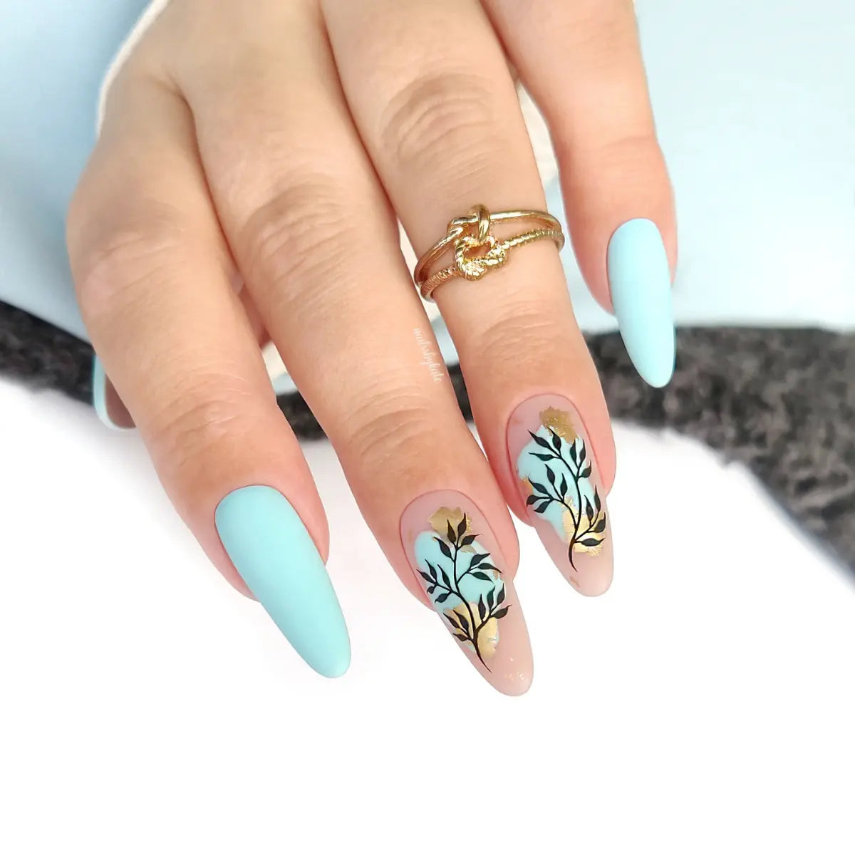 Yoshi Spring Sky 826 Gel Polish 6ml