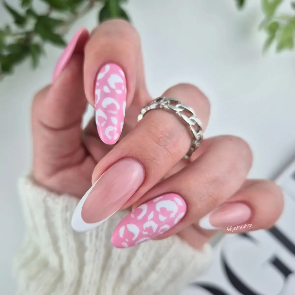 Yoshi Pink Sands 829 Gel Polish 6ml