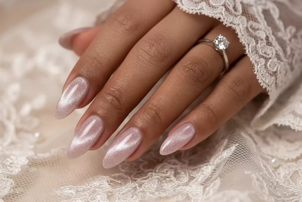 Victoria Vynn Gel Polish Top Coat No Wipe - Silver Cat Eye 8 ml