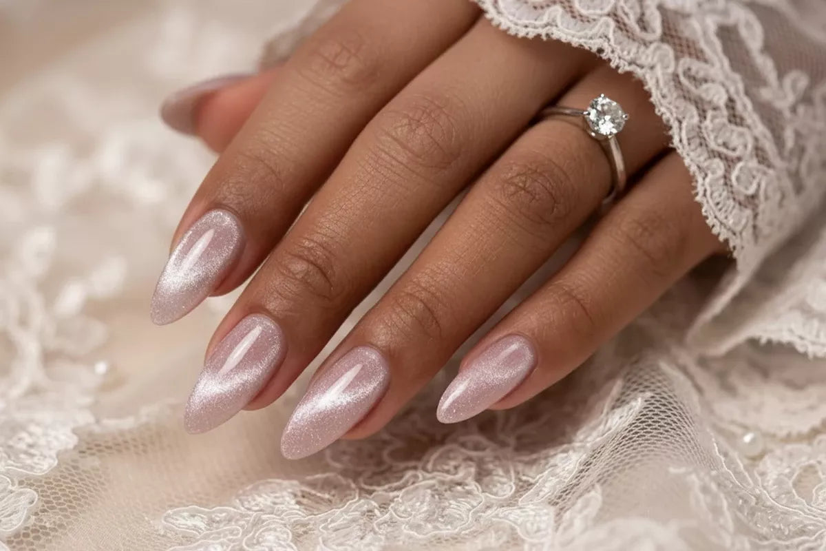 Victoria Vynn Gel Polish Top Coat No Wipe - Silver Cat Eye 8 ml