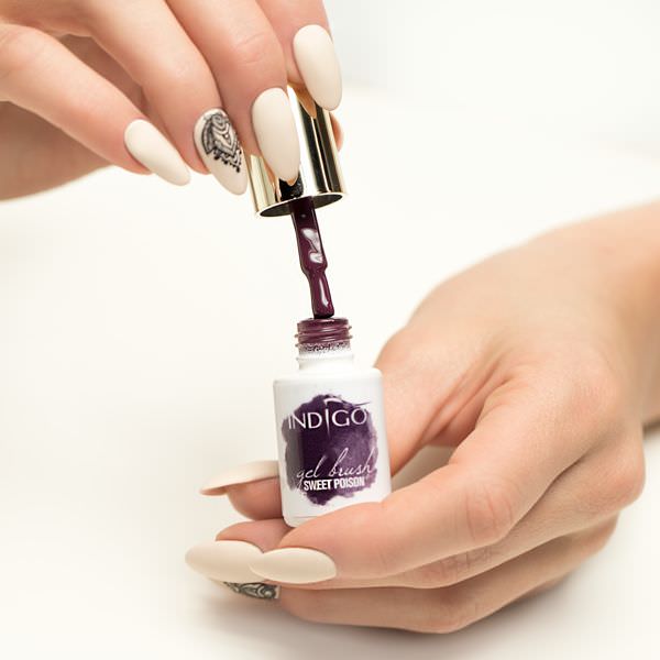 Sweet Poison Gel Brush