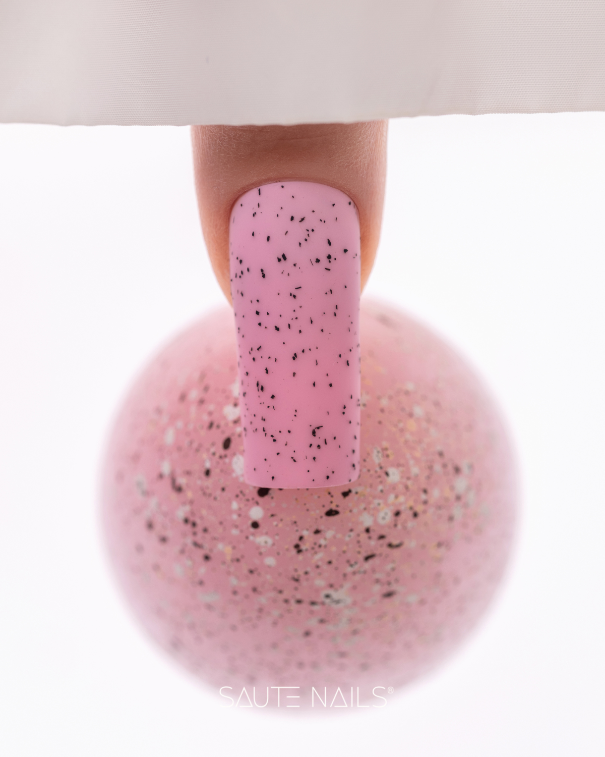 Saute Nails Matt Eggshell Top No Wipe 8ml